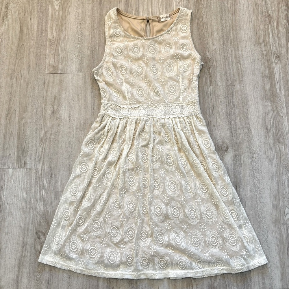 Altar’d State Dress Boho Tan Lace Embroidered Sleeveless Lined Womens Size Small